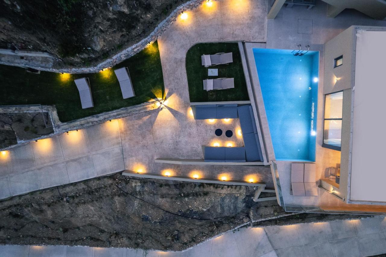 Epsilon Villa, Private Swimming Pool Garden, Panoramic Sunset Villa *