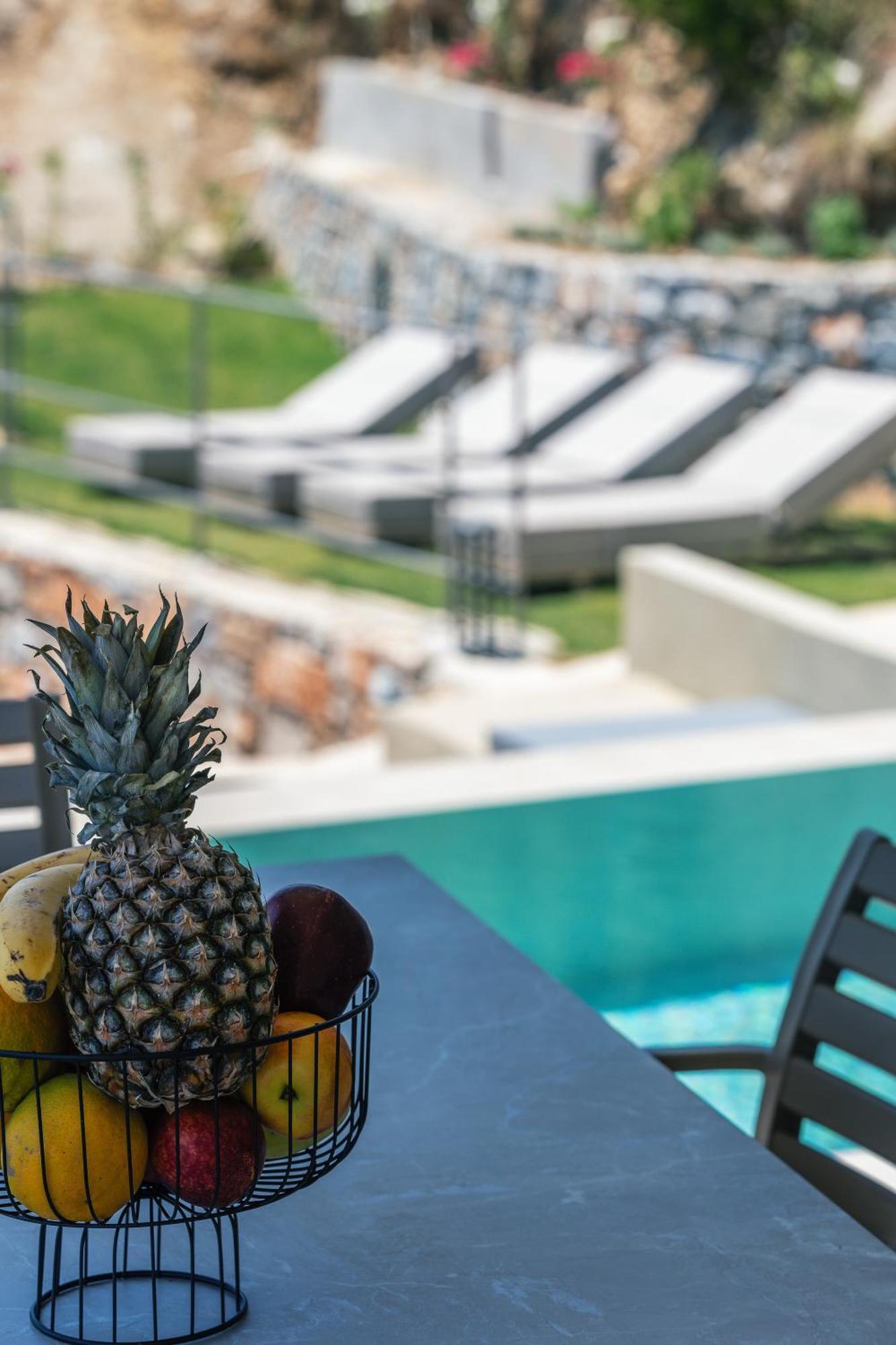 Epsilon Villa, Private Swimming Pool Garden, Panoramic Sunset
